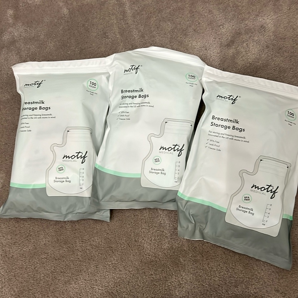 Motif breast milk storage bags